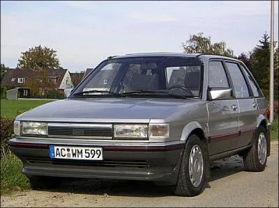 Produite de 1983 à 1993, cette voiture anglaise est une :
