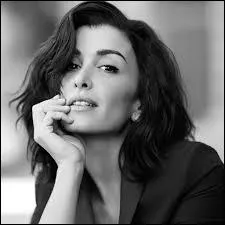 Dans laquelle de ses chansons, Jenifer dit "Des trésors, d'amour qui me dévore" ?