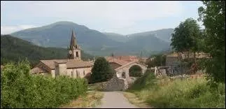 Je vous emmène à La Motte-du-Caire. Commune azuréenne de l'arrondissement de Forcalquier, elle se situe dans le département ...