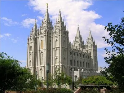"L'Église de Jésus-Christ des Saints des derniers jours" est installée, après la mort de Joseph Smith, son fondateur, à Salt Lake City. Comment nomme-t-on les membres de cette communauté puissante financièrement et très hiérarchisée ?