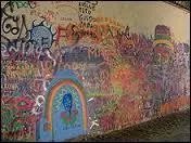 Où se trouve le Mur Lennon ?