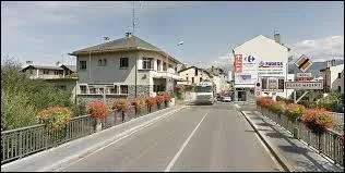 Commune Catalane, en Cerdagne, Bourg-Madame se situe en région ...