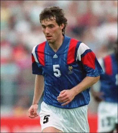 Quel était le surnom du joueur international français Laurent Blanc ?