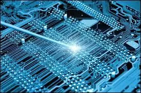 La porte logique est un élément quelconque qui applique une des fonctions logiques de l'algèbre de Boole. Combien de fonctions logiques existe-t-il ?