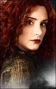 Dans la bande d'ennemis des Cullen se trouvent 3 personnages dont une fille, laquelle ?