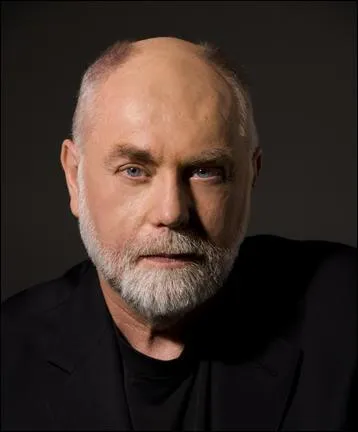 Robert David Hall est :