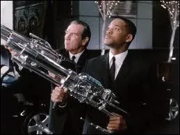 Ce film rjouissant a pour intrigue la formation d'un policier des peuples de l'espace, sangl dans une tenue irrprochable, quel est son titre ?