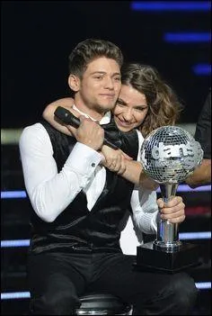 Avec qui a-t-il gagné une compétition dans le divertissement « Danse avec les stars » ?