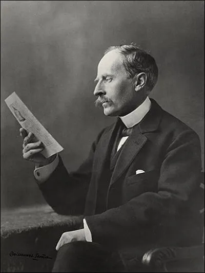 Qui est Rolland Romain ?