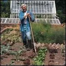 Ce monsieur est un...