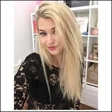 Sur quelle chaîne travaille-t-elle ?