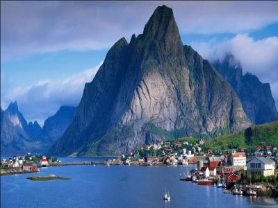 Par laquelle de ces mers la Norvège n'est-elle pas bordée ?