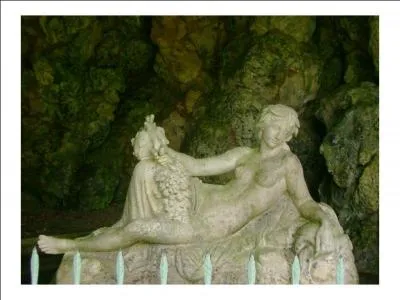 Sous quel règne fut érigé le monument de la source de la Seine ?