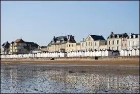 Luc-sur-Mer, en Basse-Normandie, est une ville située sur ...