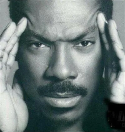 Ce nom, comme beaucoup d'autres, a été transcrit en anglais par :