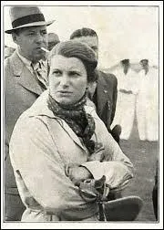 Hélène Boucher, surnommée « Léno », était une aventurière et une pionnière dans son domaine. Elle s'y tua tragiquement en 1934 à l'âge de vingt-six ans. Quel était ce domaine ?