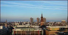 Troisi&egrave;me ville du L&auml;nder, aussi situ&eacute;e sur le Rhin, face &agrave; Ludwigshafen