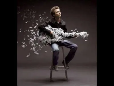 Sorti en 2006, l'album "Repenti" de Renan Luce comportait une chanson qui disait : 
"Une vieille deux-chevaux qui tousse
Déversait des prospectus
Ce soir, vingt heures, venez tous
Entrez au "Lacrymal" ... "
Quel mot vient ensuite, pour former le titre de la chanson ?