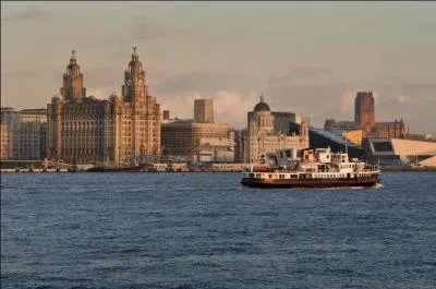 Quel groupe musical s'est formé à "Liverpool" dans les années 60 ?