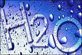 Que signifie le chiffre "2" dans la formule chimique de l'eau "H2O" ?