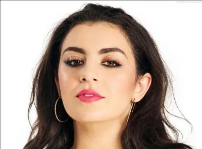 En quelle année son premier album est-il sorti ?