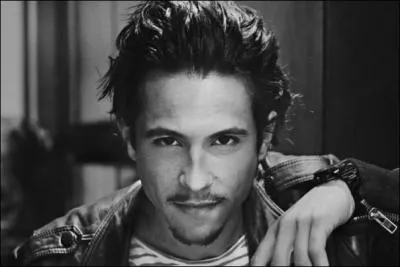 J'adore Nekfeu, j'aime beaucoup ____ musique nommé "Tempête".