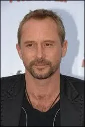 Qui est Brown pour les trois frères ?