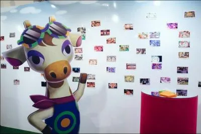 Qui est-elle et où travaille-t-elle ?