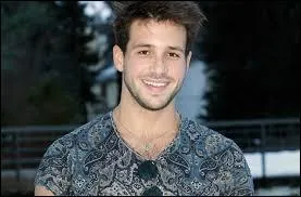 Quelle est la nationalité de Damien Lauretta ?