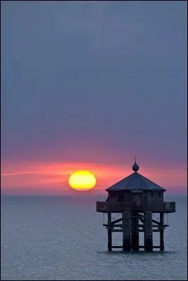 Curieux chass&eacute;-crois&eacute; ! Des huguenots fran&ccedil;ais ont trouv&eacute; refuge dans l'&icirc;le verte ; Champ, Deverell, Blanc, Guerin, Millet... Mais de quelle r&eacute;gion, plus particuli&egrave;rement ?