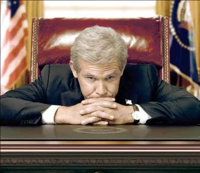 Dans le film de Olivier Stone "W.", Josh brolin joue le rôle du Président Américain...