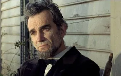 Qui interprète le Président américain "Abraham Lincoln", dans le film "Lincoln" de Steven Spielberg ?