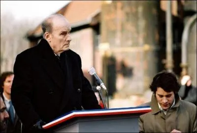 Quel Président de la République Française est interprété par Michel Bouquet dans le film " Le promeneur de Mars" ?
