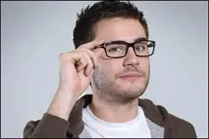 Comment s'appelle son autre chanson avec Mister V ?