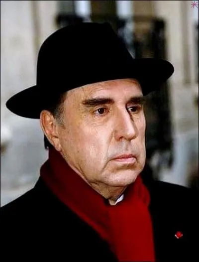 Quel Président de la République Française est interprété par l'acteur Philippe Magnan dans le film " L'Affaire Farewell" ?