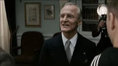 Dans quel film de Clint Eastwood, l'acteur David Patrick Kelly, interprète-t-il le rôle du Président Américain, Harry S. Truman ?