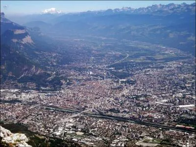 Quelle est la principale ville française des Alpes ?