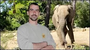 Avec qui travaille Anthony ?