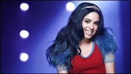 Comment s'appelle cette personne en vrai ?