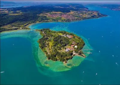 Il n'y a pas que dans la mer qu'il y a des îles ! On en trouve aussi dans un...
