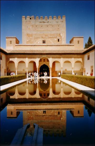 Dans quel pays se trouve le palais de l'Alhambra ?