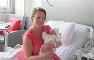 Combien de temps ont duré les travaux de modernisation de la maternité du CHU de Poitiers ?