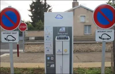Combien de bornes de recharge des voitures électriques, Sorégies va-t-elle installer dans le département de la Vienne ?