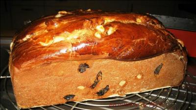 Le cramique, pain de seigle aux noix, est une spécialité de Grenoble.