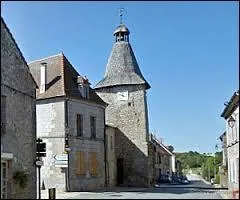 Nous partons à Bellegarde-en-Marche, commune limousine située dans le département ...-