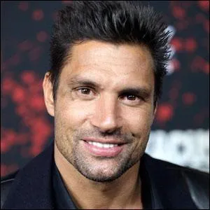 Quel personnage Manu Bennett n'a-t-il jamais interprété ?