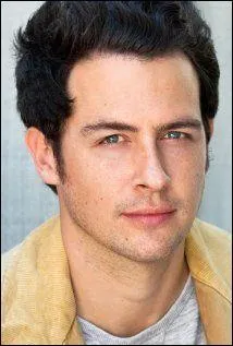 Dans quelle saison peut-on voir un agent du FBI nomm&eacute; James Aubrey ?