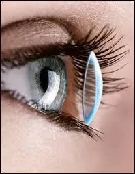 La lentille se met sur l'oeil pour corriger la vue. C'est aussi le nom d'un...