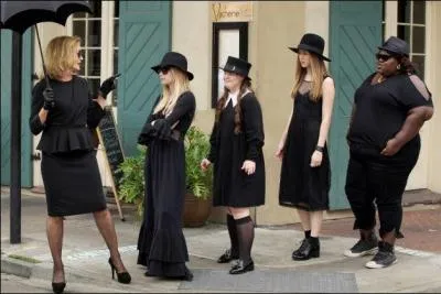 La saison trois raconte l'histoire d'une école cachée de sorcières adolescentes. Quelle sorcière Jamie Brewer joue-t-elle ?