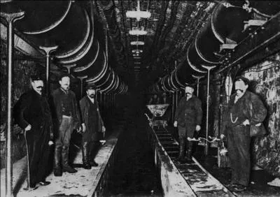 Dans quel roman de Victor Hugo Jean Valjean sauve-t-il le jeune Marius, blessé, en le portant sur ses épaules dans les égouts de Paris ?